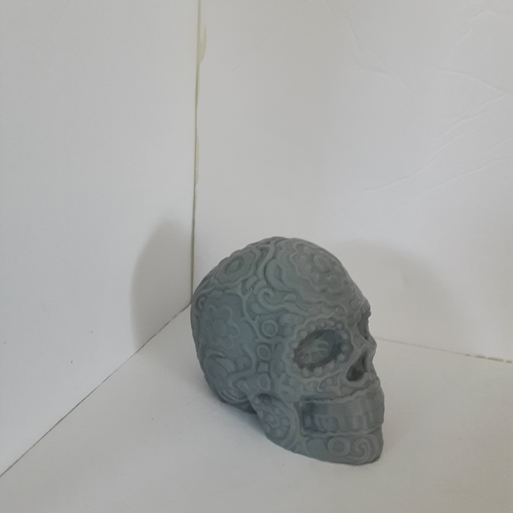 3d Grey Skull - Picture 2 of 6